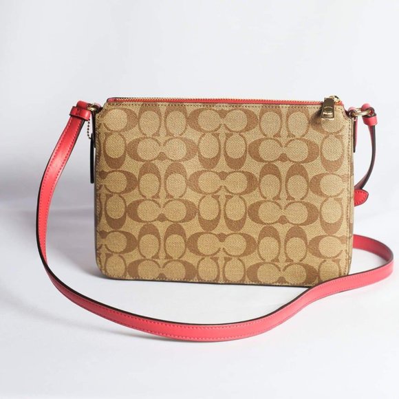 Coach Gallery Signature File Bag Crossbody - Picture 2 of 5